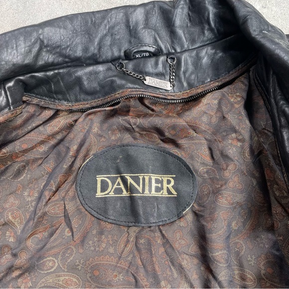 Danier Vintage Leather Jacket - size XL - Picture 4 of 6
